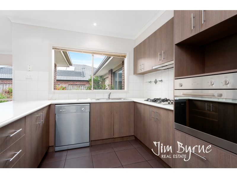 4 Atkinson Drive, Berwick VIC 3806