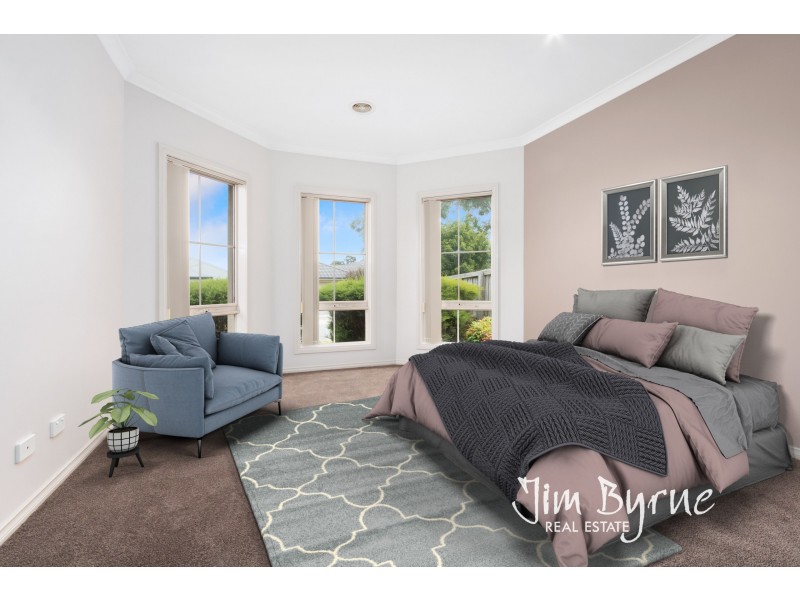 4 Atkinson Drive, Berwick VIC 3806