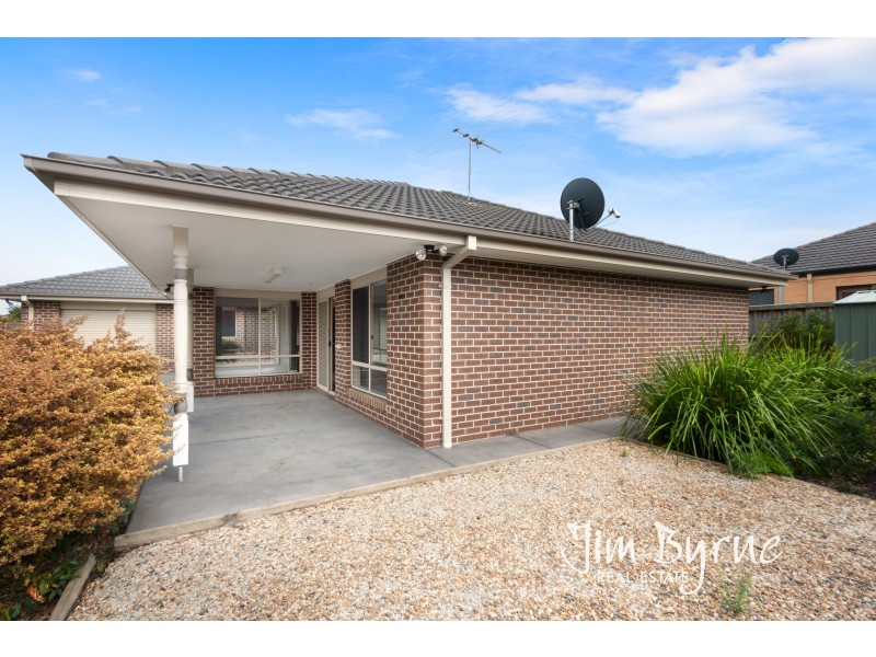 4 Atkinson Drive, Berwick VIC 3806
