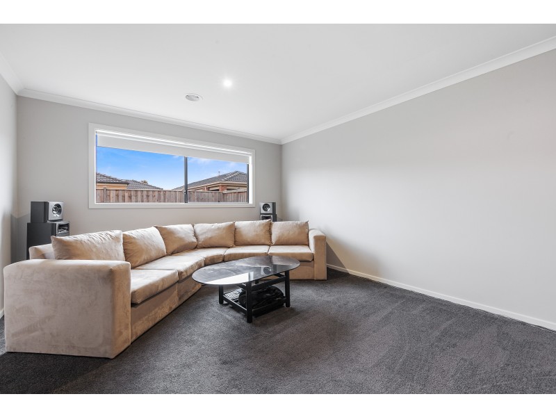 14 Campaspe Street, Clyde North VIC 3978