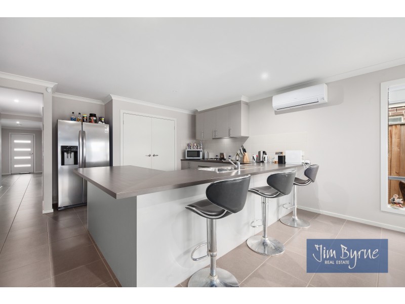 14 Campaspe Street, Clyde North VIC 3978