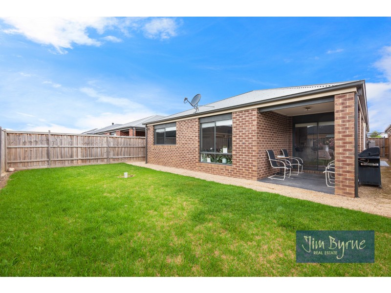 14 Campaspe Street, Clyde North VIC 3978