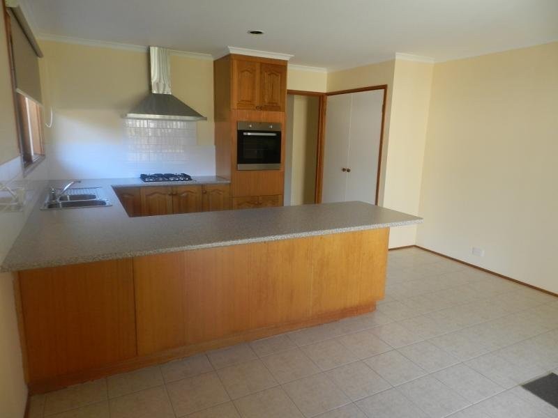 49 Fleetwood Drive, Narre Warren VIC 3805