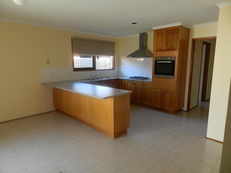 49 Fleetwood Drive, Narre Warren VIC 3805