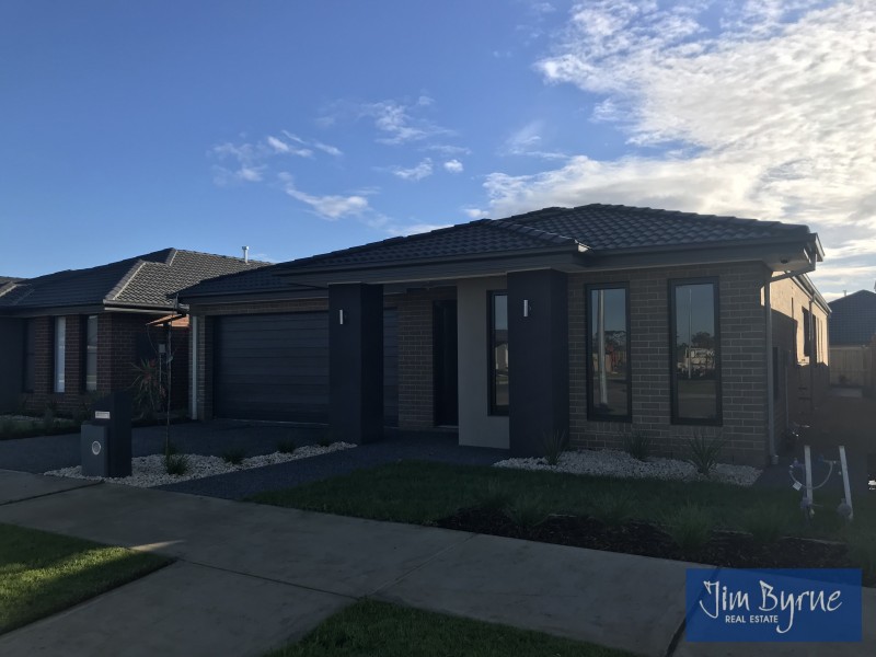 1 McClean Avenue, Clyde VIC 3978