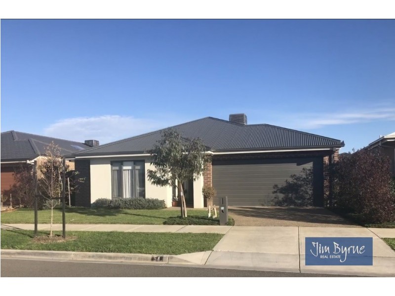 54 Strettle Crescent, Cranbourne North VIC 3977