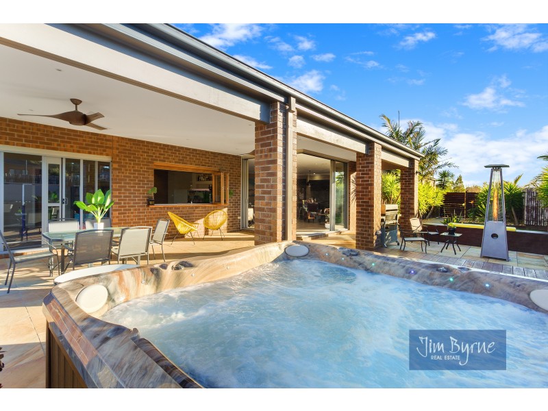 1 Kerr Close, Pakenham VIC 3810
