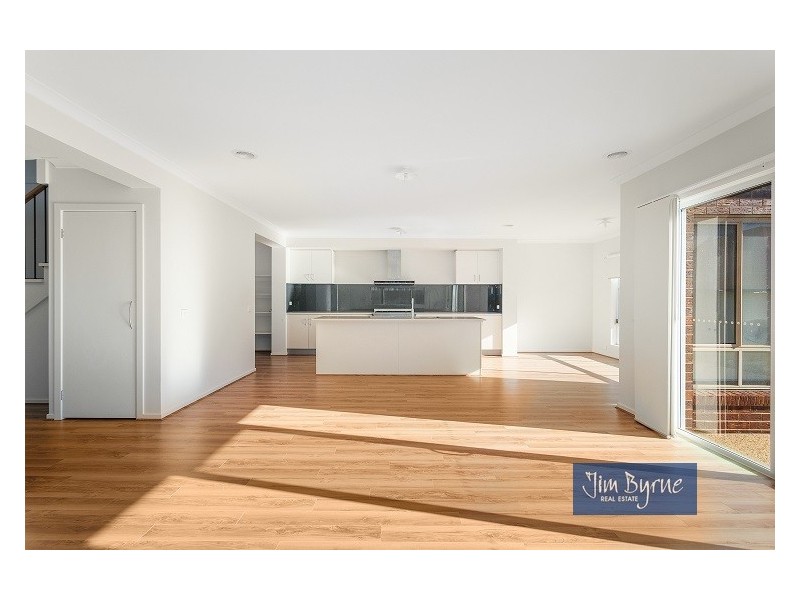 9 Paso Grove, Clyde North VIC 3978