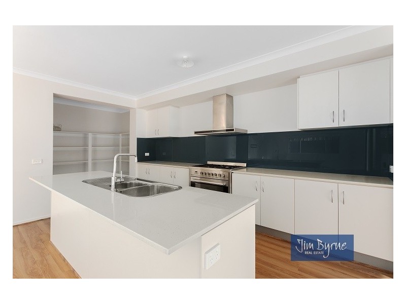 9 Paso Grove, Clyde North VIC 3978