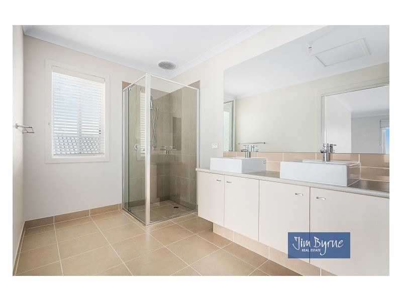 9 Paso Grove, Clyde North VIC 3978