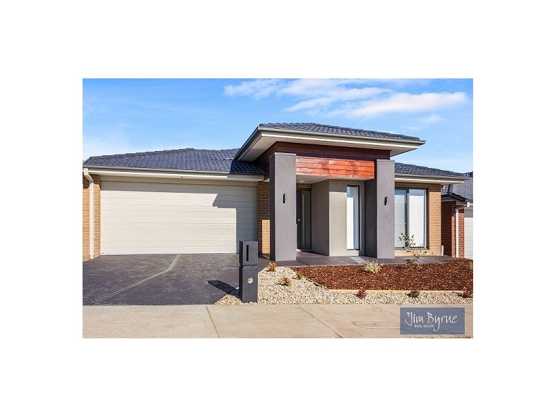 5 DANGELO AVENUE, Officer VIC 3809