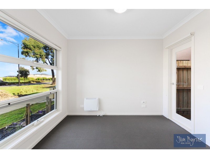 24 BRIDGE ROAD, Officer VIC 3809