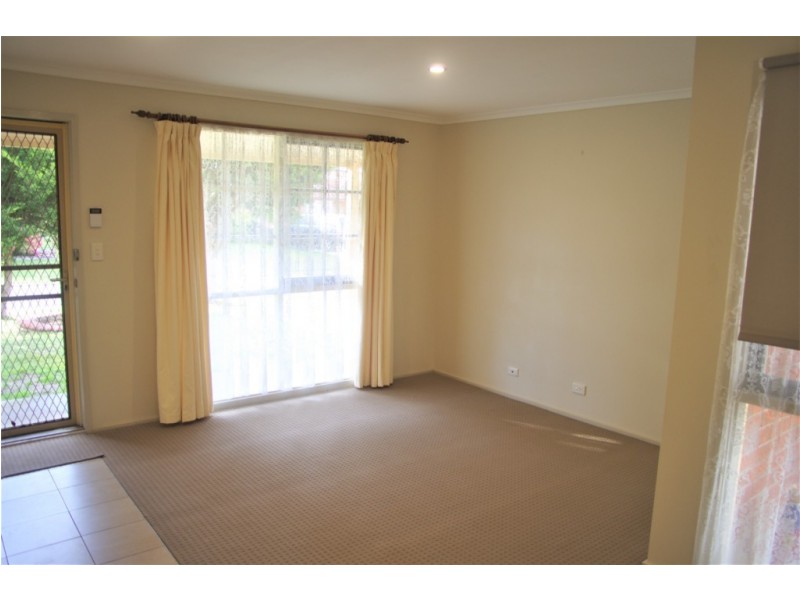 4 Dean Court, Cranbourne West VIC 3977