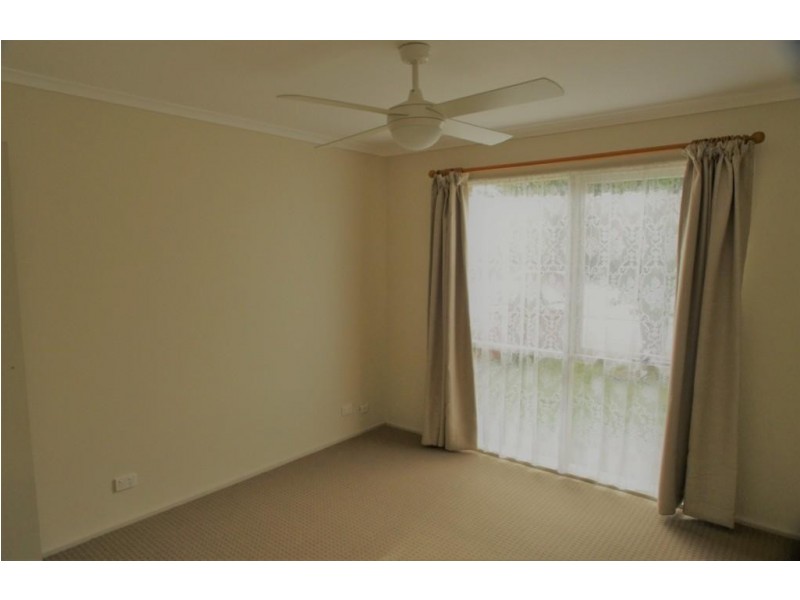 4 Dean Court, Cranbourne West VIC 3977