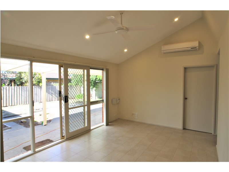 4 Dean Court, Cranbourne West VIC 3977