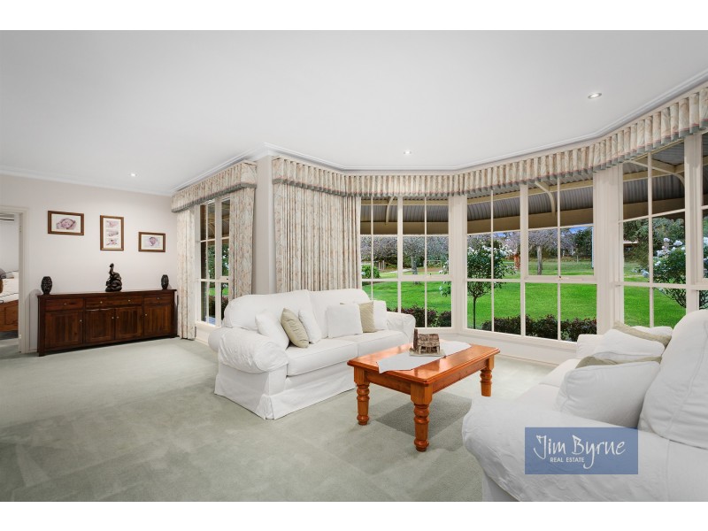 14 PINEHILL DRIVE, Pakenham VIC 3810