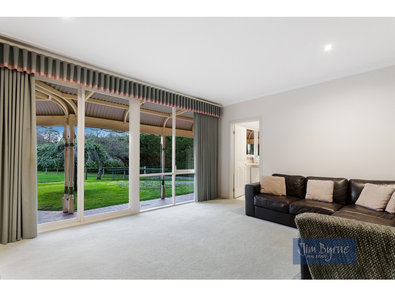 14 PINEHILL DRIVE, Pakenham VIC 3810