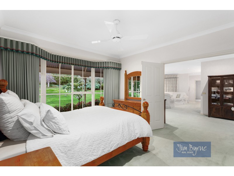 14 PINEHILL DRIVE, Pakenham VIC 3810