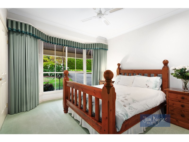 14 PINEHILL DRIVE, Pakenham VIC 3810