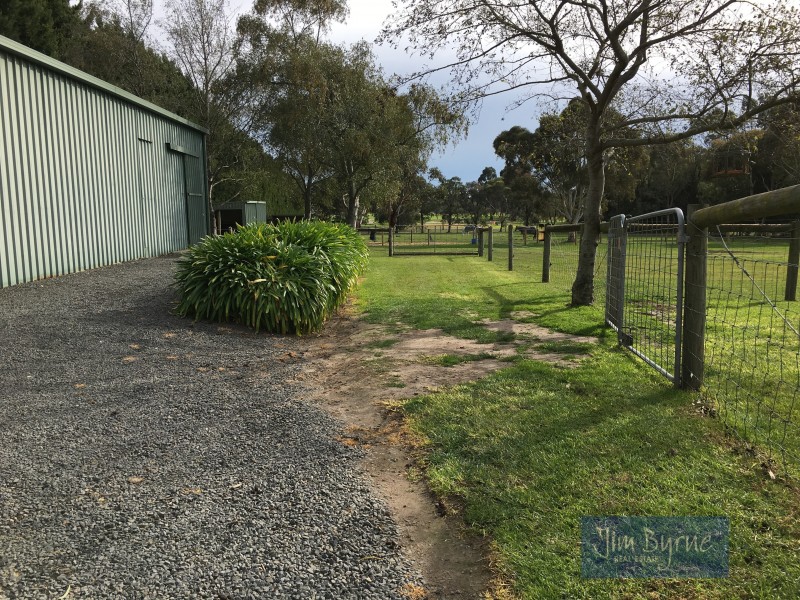 14 PINEHILL DRIVE, Pakenham VIC 3810