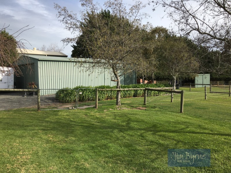 14 PINEHILL DRIVE, Pakenham VIC 3810