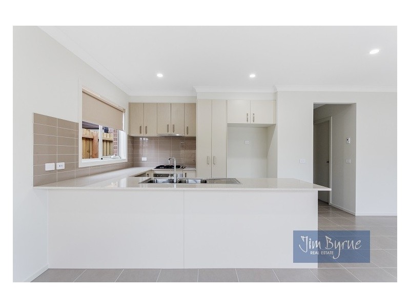 7 EZRA CRESCENT, Officer VIC 3809