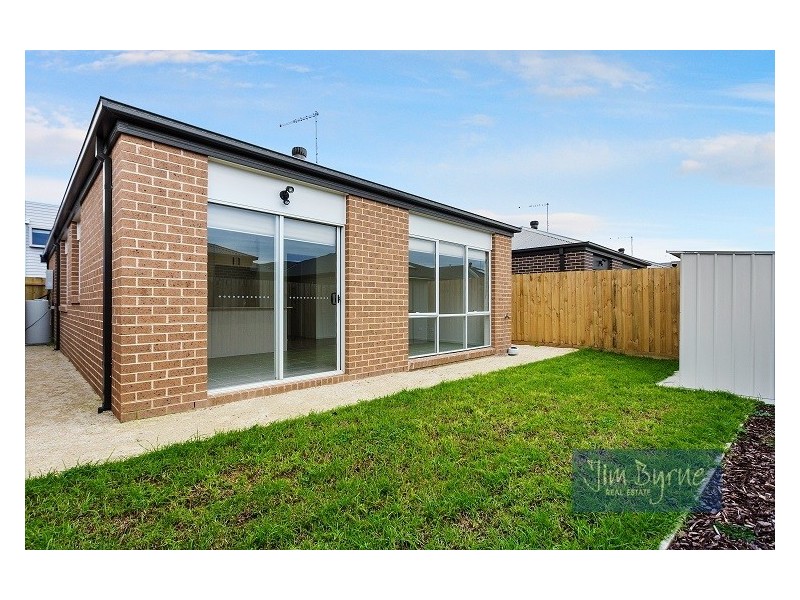 7 EZRA CRESCENT, Officer VIC 3809