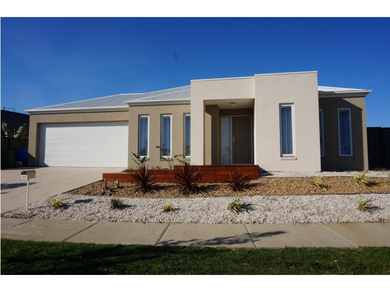 80 Heather Grove, Clyde North VIC 3978