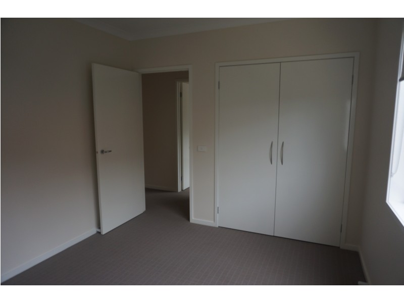 80 Heather Grove, Clyde North VIC 3978