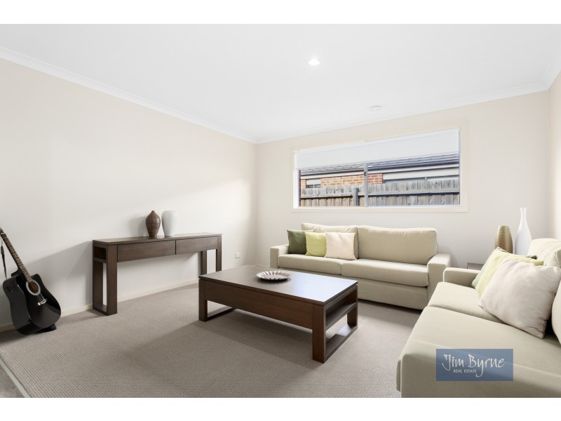 30 Ferrari Drive, Cranbourne East VIC 3977