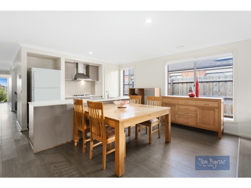 30 Ferrari Drive, Cranbourne East VIC 3977