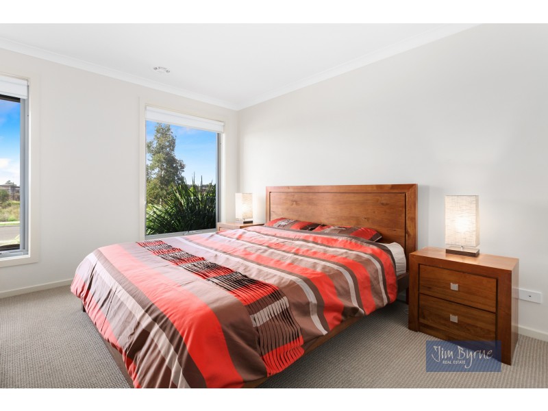 30 Ferrari Drive, Cranbourne East VIC 3977