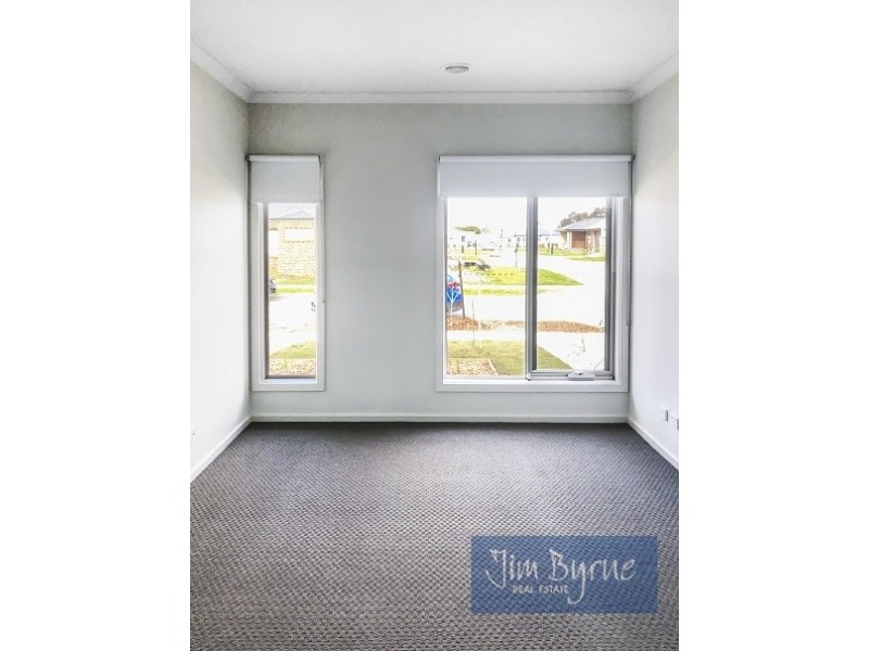 49 Belcam Circuit, Clyde North VIC 3978