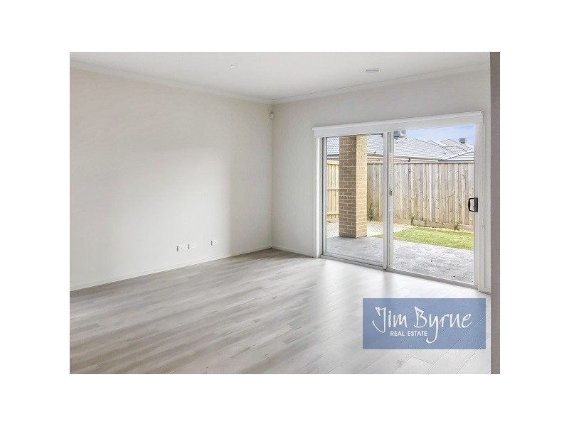 49 Belcam Circuit, Clyde North VIC 3978