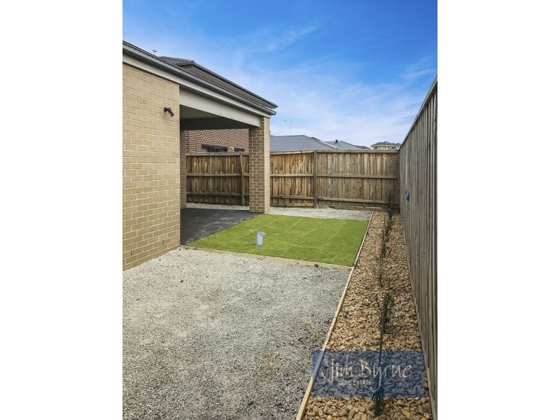 49 Belcam Circuit, Clyde North VIC 3978