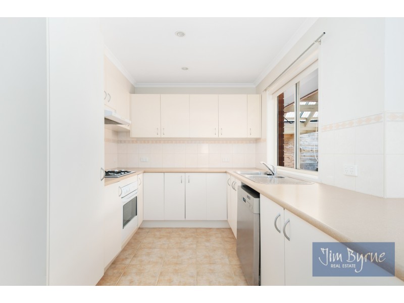 27 Hartsmere Drive, Berwick VIC 3806