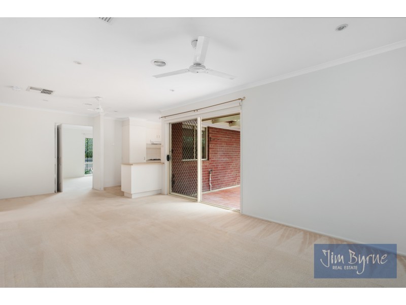 27 Hartsmere Drive, Berwick VIC 3806