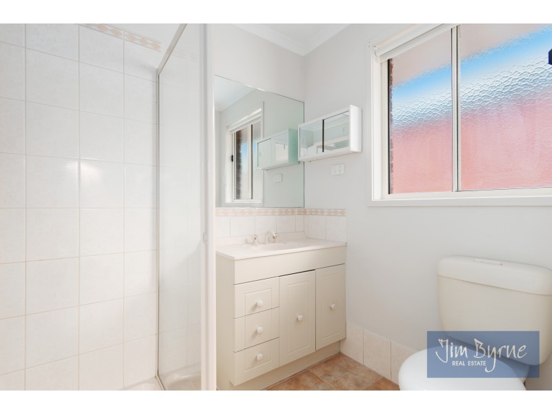27 Hartsmere Drive, Berwick VIC 3806
