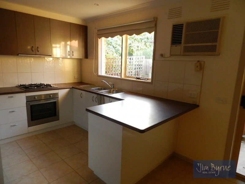 68 MOSSGIEL PARK DRIVE, Endeavour Hills VIC 3802