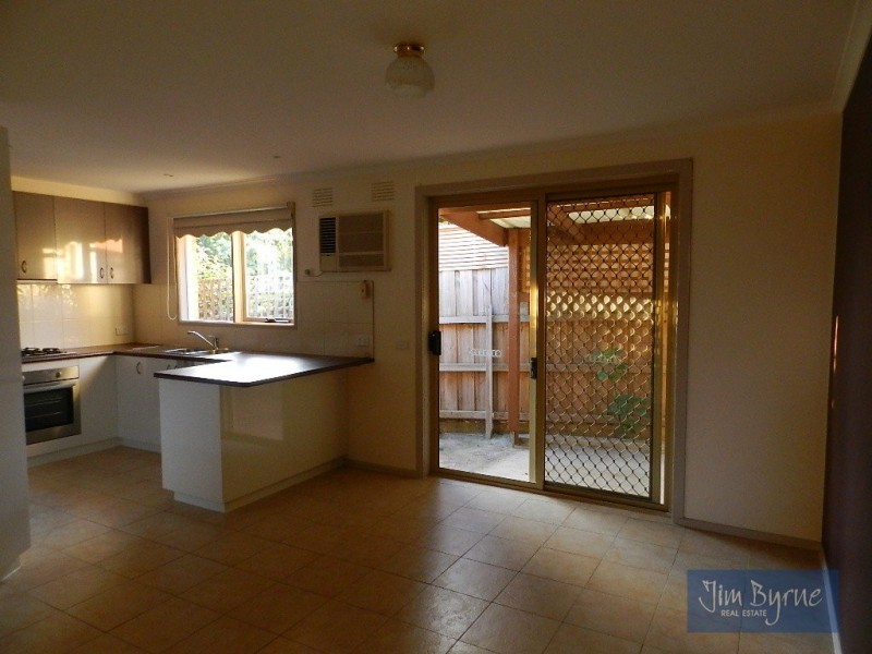 68 MOSSGIEL PARK DRIVE, Endeavour Hills VIC 3802