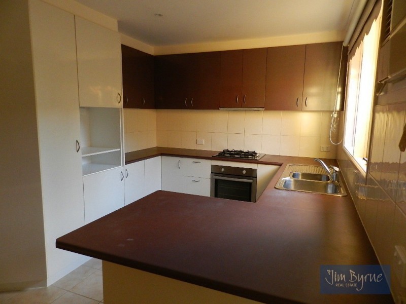 68 MOSSGIEL PARK DRIVE, Endeavour Hills VIC 3802