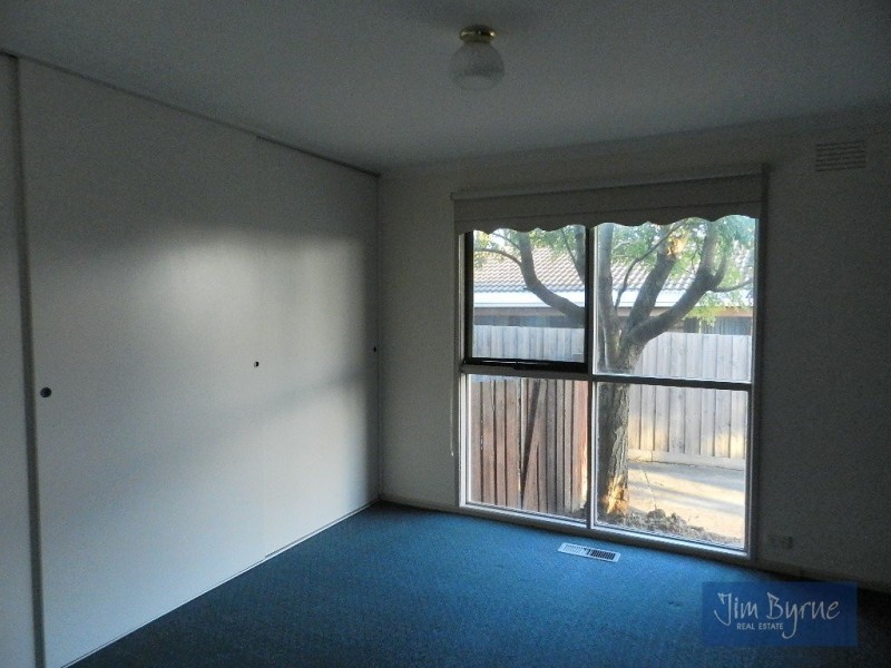 68 MOSSGIEL PARK DRIVE, Endeavour Hills VIC 3802