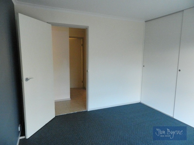 68 MOSSGIEL PARK DRIVE, Endeavour Hills VIC 3802