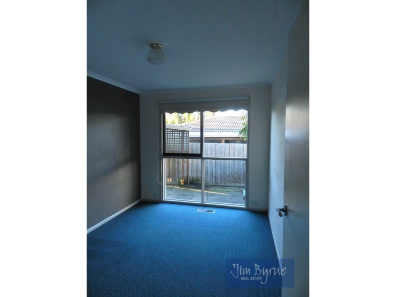 68 MOSSGIEL PARK DRIVE, Endeavour Hills VIC 3802