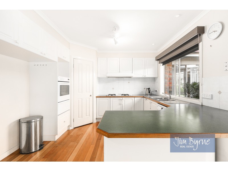 1 FURNESS COURT, Berwick VIC 3806