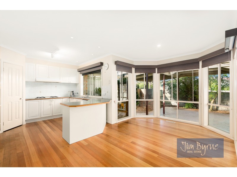 1 FURNESS COURT, Berwick VIC 3806