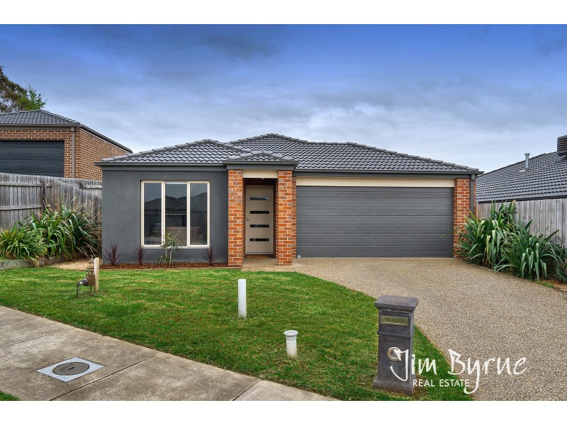 35 Thwaites Road, Pakenham VIC 3810