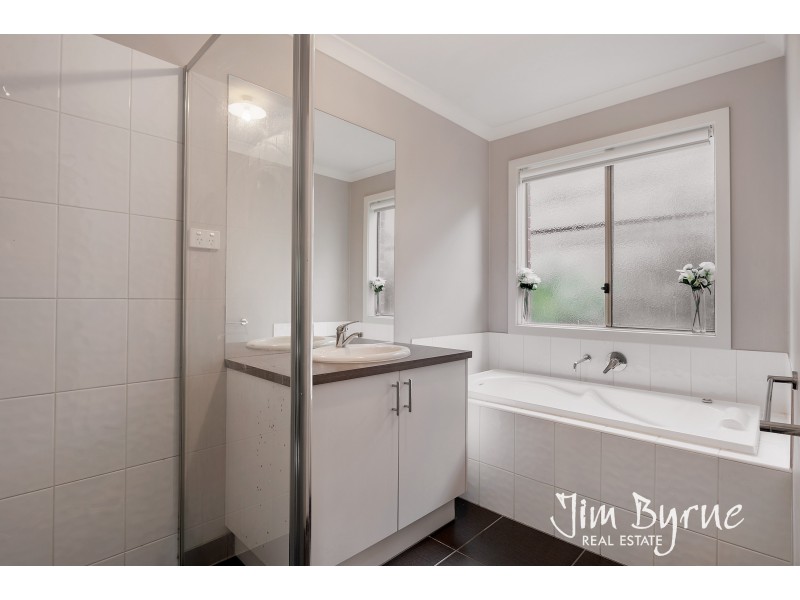 35 Thwaites Road, Pakenham VIC 3810