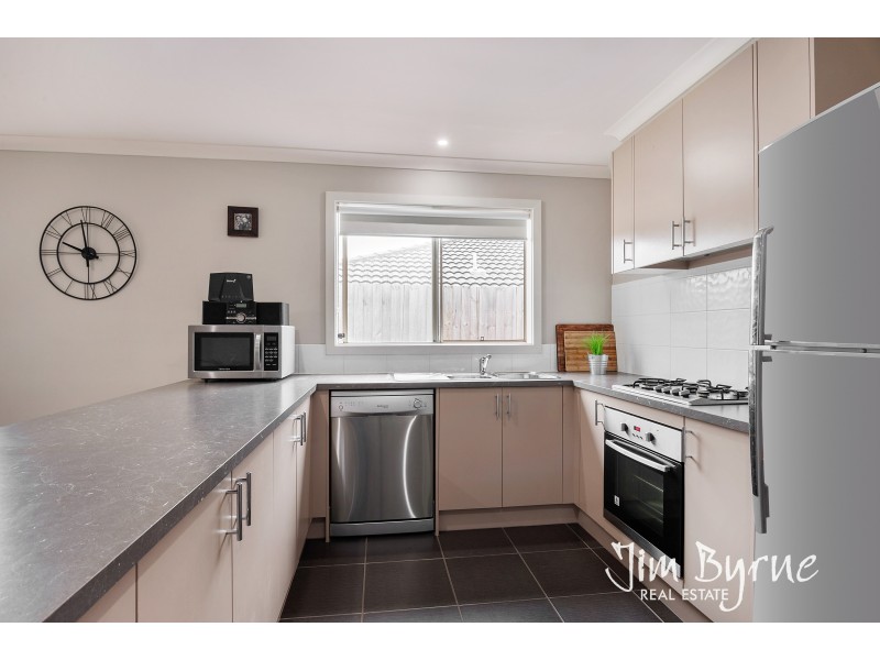 35 Thwaites Road, Pakenham VIC 3810