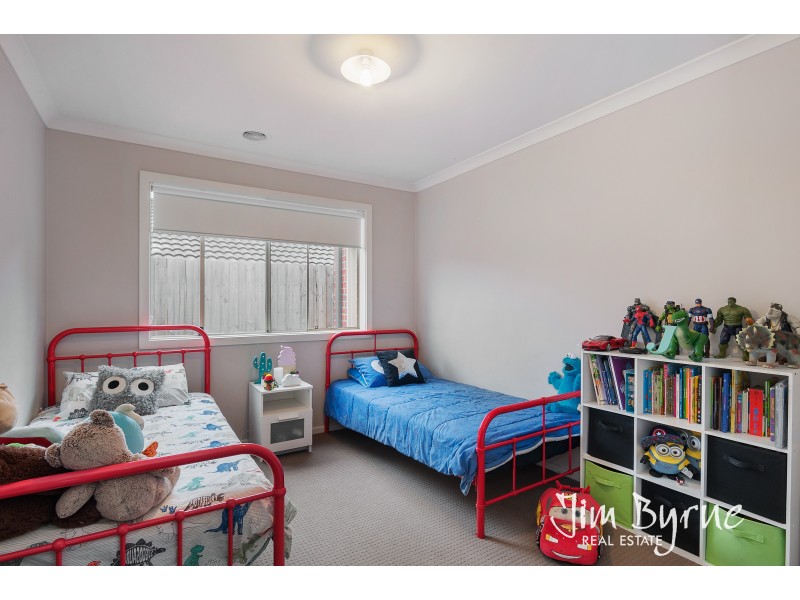35 Thwaites Road, Pakenham VIC 3810